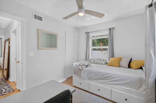 612 N C Street, Lake Worth, FL 33460