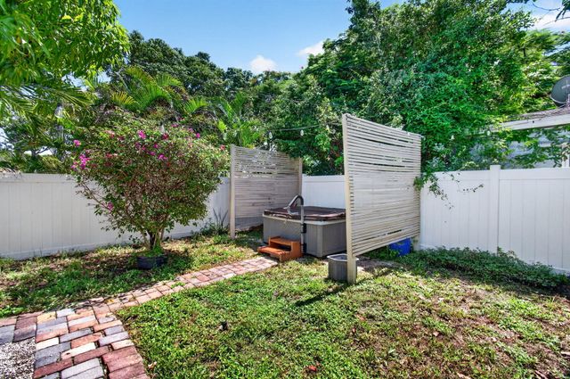 612 N C Street, Lake Worth, FL 33460