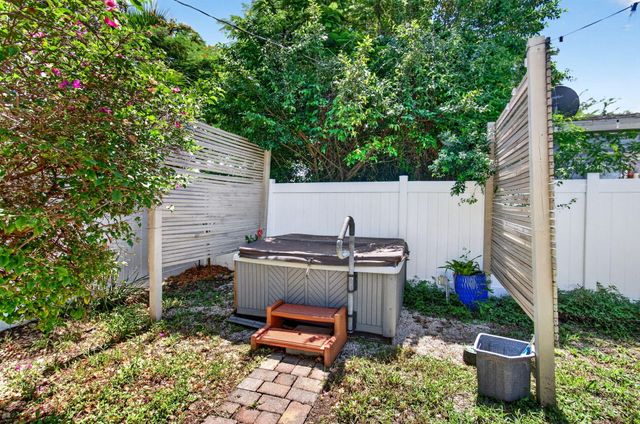 612 N C Street, Lake Worth, FL 33460