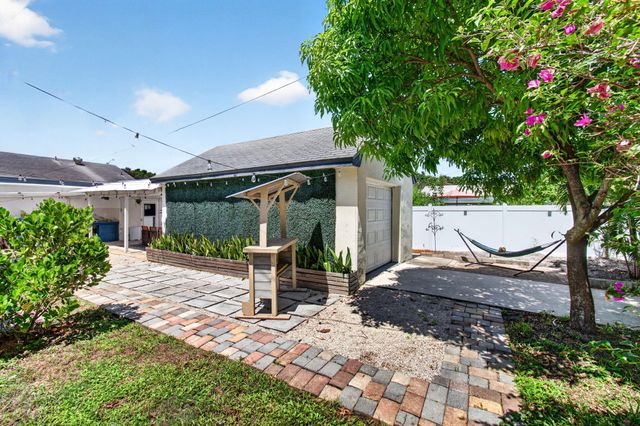 612 N C Street, Lake Worth, FL 33460