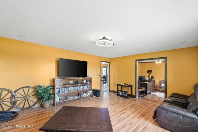 1204 Scott Station Rd, Shelbyville, KY 40065