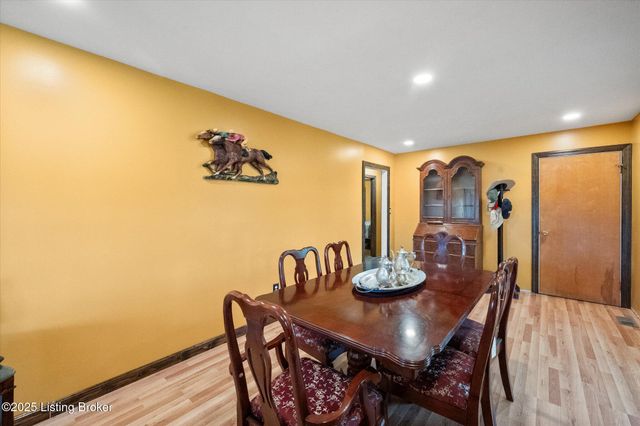 1204 Scott Station Rd, Shelbyville, KY 40065