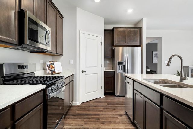 14704 S Azalia Circle, Plainfield, IL 60544