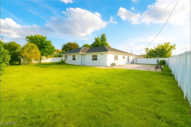 1925 Gardner AVE, Lehigh Acres, FL 33936