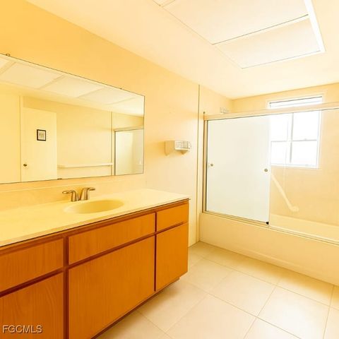 1925 Gardner AVE, Lehigh Acres, FL 33936