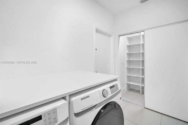 2163 Bay Ct, Weston, FL 33326