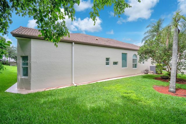 2163 Bay Ct, Weston, FL 33326