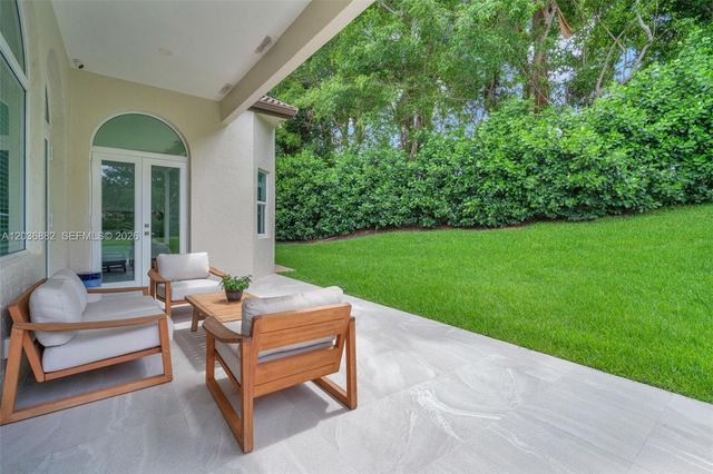 2163 Bay Ct, Weston, FL 33326