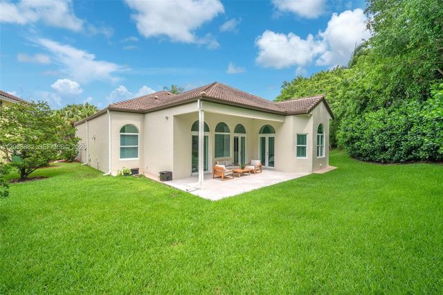 2163 Bay Ct, Weston, FL 33326