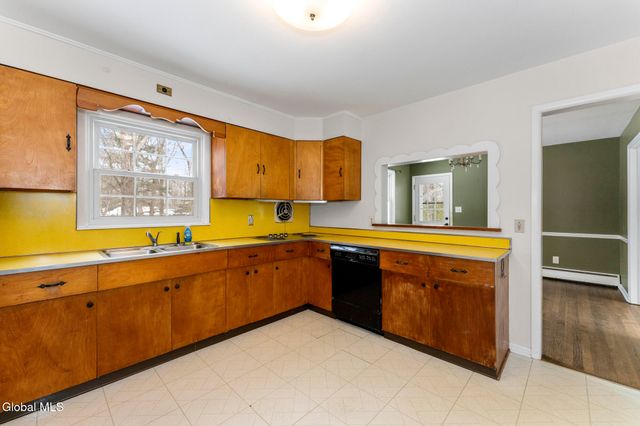 6 Maple Ridge Avenue, Schodack, NY 12061