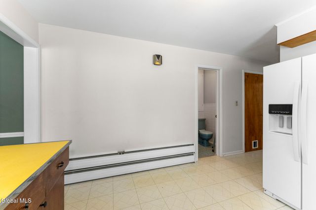 6 Maple Ridge Avenue, Schodack, NY 12061