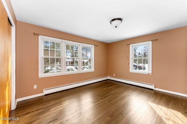 6 Maple Ridge Avenue, Schodack, NY 12061