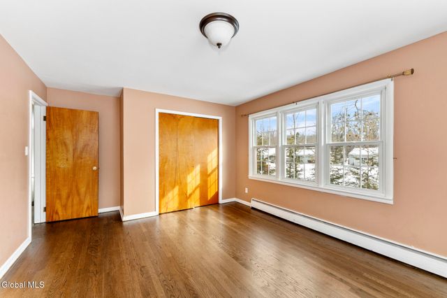 6 Maple Ridge Avenue, Schodack, NY 12061