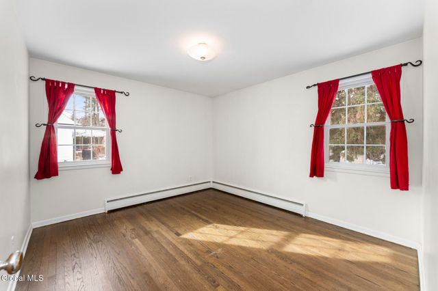 6 Maple Ridge Avenue, Schodack, NY 12061