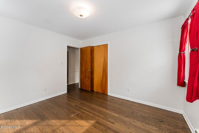 6 Maple Ridge Avenue, Schodack, NY 12061