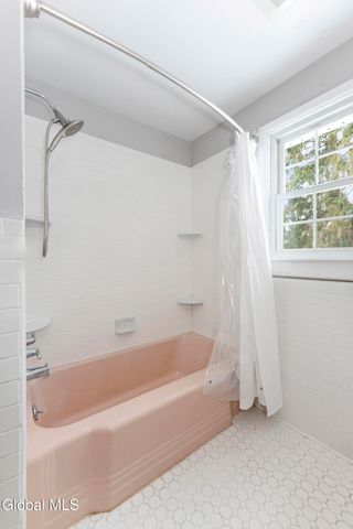 6 Maple Ridge Avenue, Schodack, NY 12061