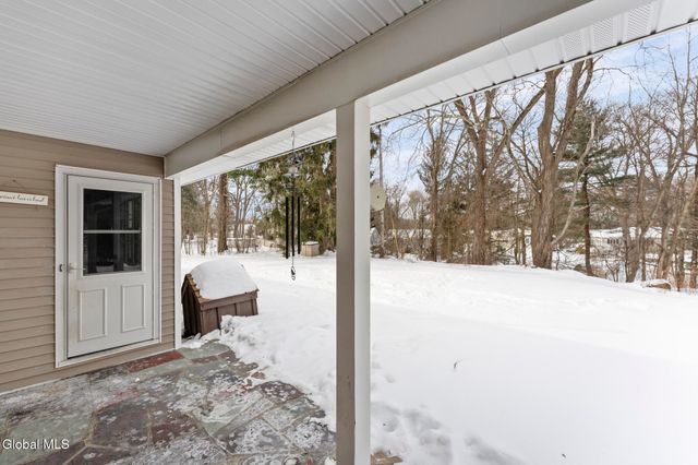 6 Maple Ridge Avenue, Schodack, NY 12061