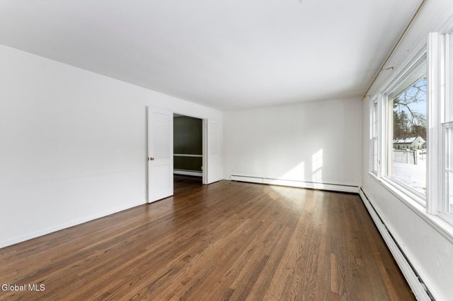 6 Maple Ridge Avenue, Schodack, NY 12061