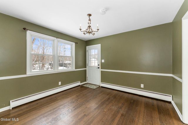 6 Maple Ridge Avenue, Schodack, NY 12061