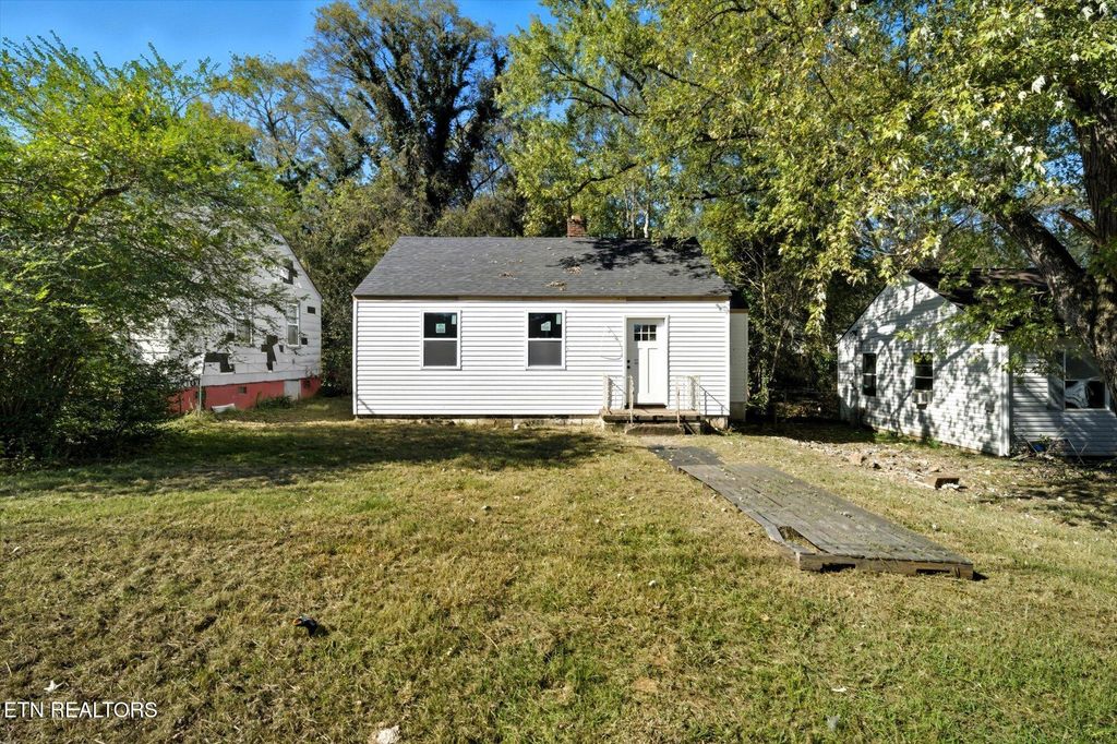 2009 Seminole Ave, Knoxville, TN 37915