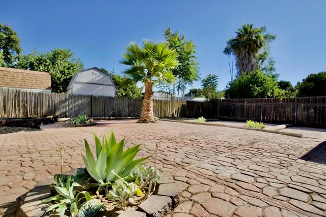 12525 Julian Avenue, Lakeside, CA 92040