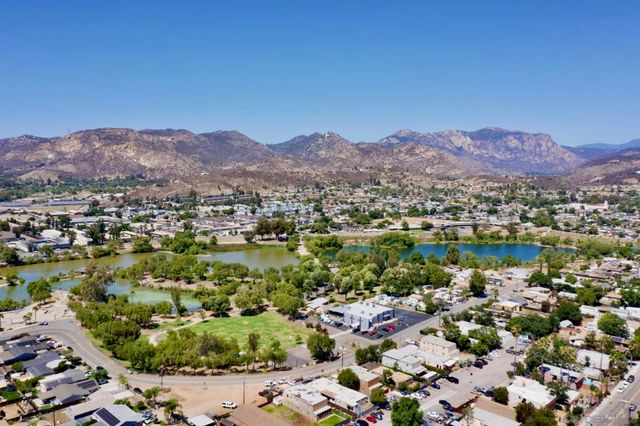 12525 Julian Avenue, Lakeside, CA 92040