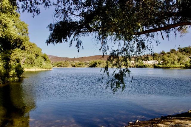 12525 Julian Avenue, Lakeside, CA 92040