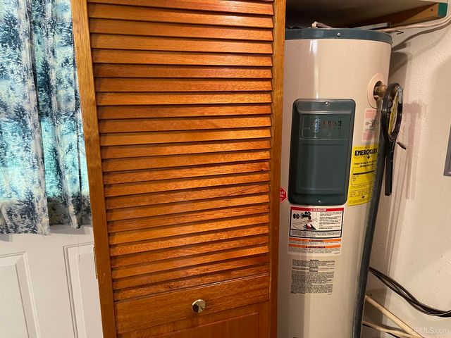 E3233 Lake Road, Ironwood, MI 49938