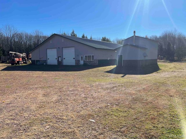 E3233 Lake Road, Ironwood, MI 49938