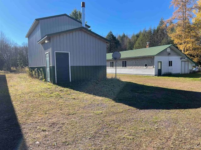 E3233 Lake Road, Ironwood, MI 49938