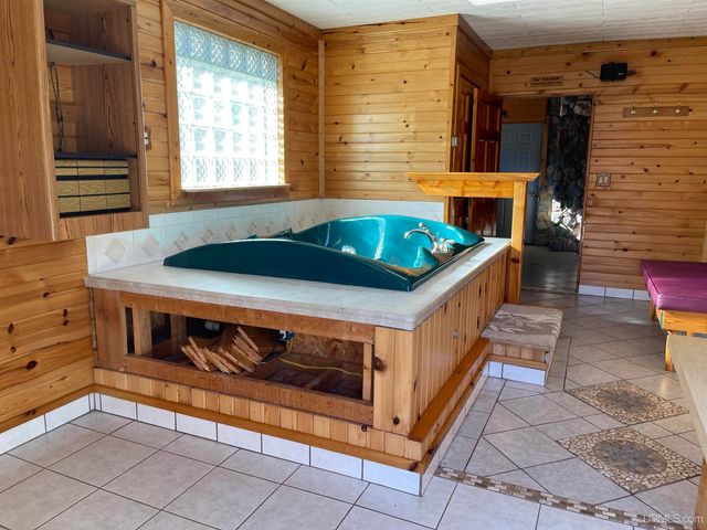 E3233 Lake Road, Ironwood, MI 49938