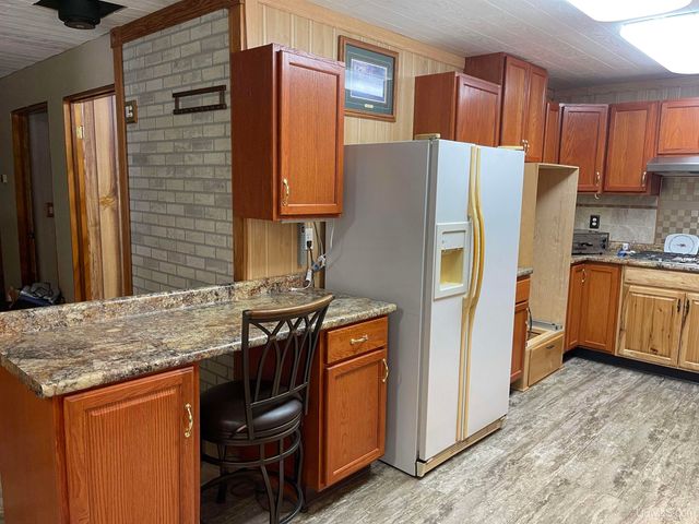 E3233 Lake Road, Ironwood, MI 49938