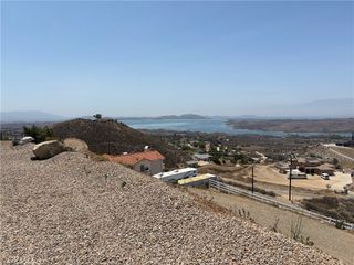 20825 Lakemount Court, Perris, CA 92570