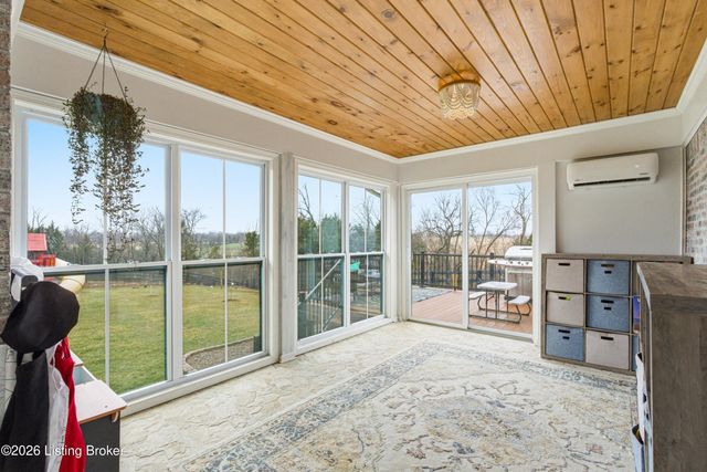 55 Maple Leaf Ct, Taylorsville, KY 40071