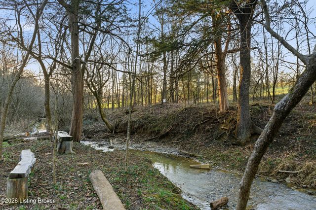 55 Maple Leaf Ct, Taylorsville, KY 40071