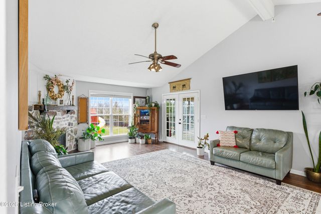 55 Maple Leaf Ct, Taylorsville, KY 40071