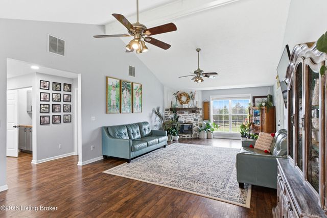 55 Maple Leaf Ct, Taylorsville, KY 40071