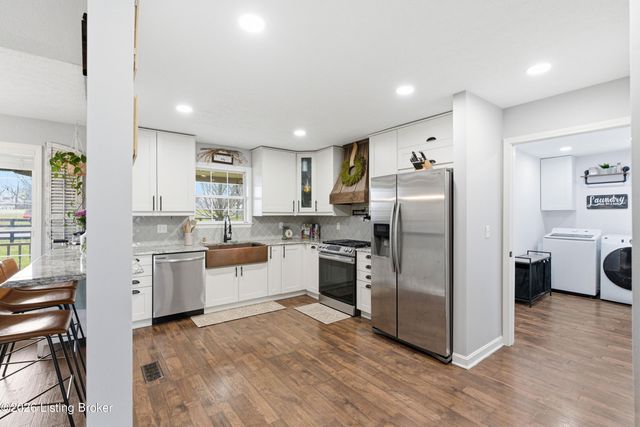 55 Maple Leaf Ct, Taylorsville, KY 40071