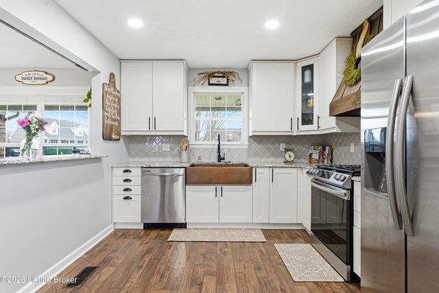 55 Maple Leaf Ct, Taylorsville, KY 40071