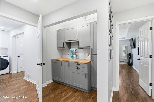 55 Maple Leaf Ct, Taylorsville, KY 40071