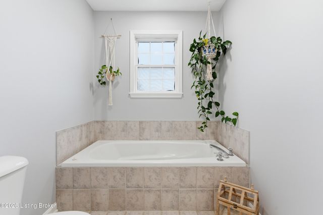 55 Maple Leaf Ct, Taylorsville, KY 40071