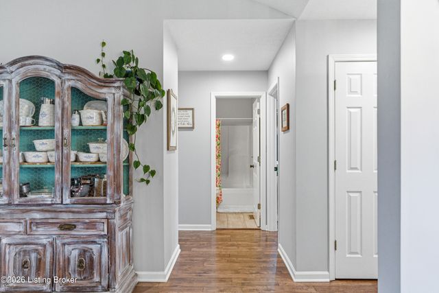 55 Maple Leaf Ct, Taylorsville, KY 40071