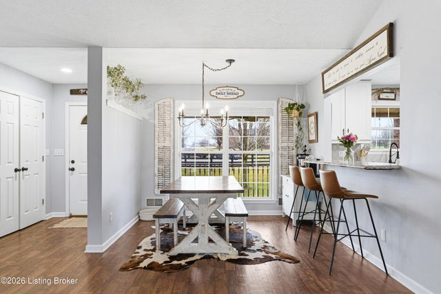 55 Maple Leaf Ct, Taylorsville, KY 40071