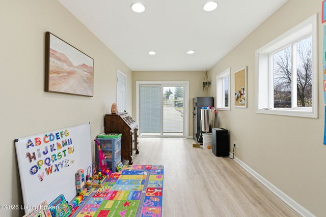 55 Maple Leaf Ct, Taylorsville, KY 40071