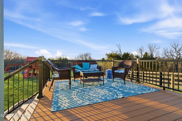 55 Maple Leaf Ct, Taylorsville, KY 40071