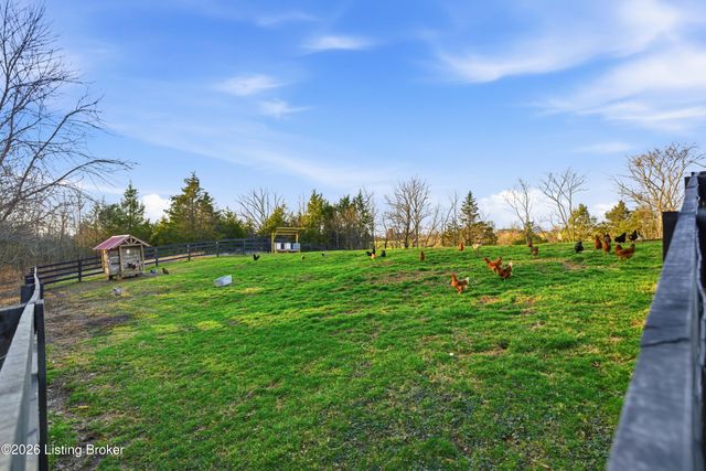 55 Maple Leaf Ct, Taylorsville, KY 40071