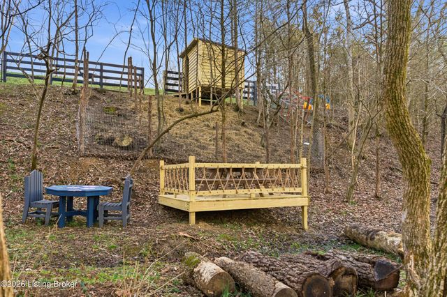 55 Maple Leaf Ct, Taylorsville, KY 40071