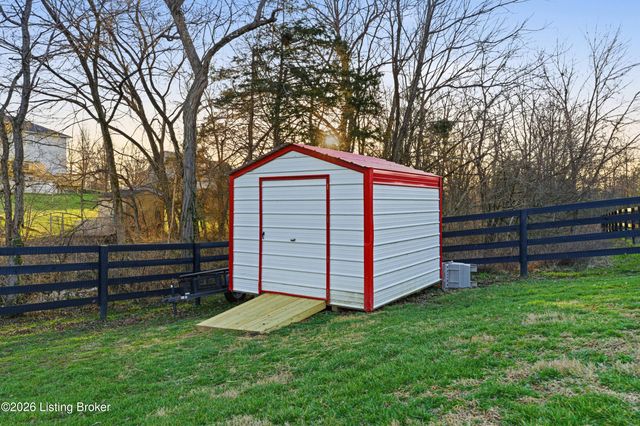 55 Maple Leaf Ct, Taylorsville, KY 40071