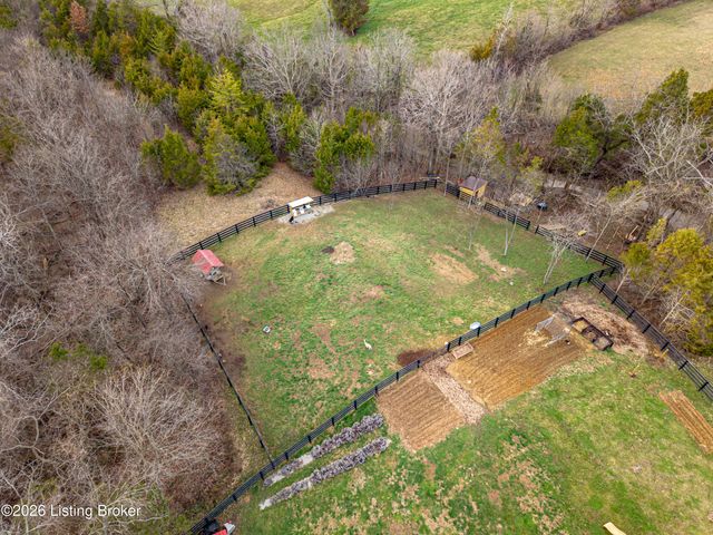 55 Maple Leaf Ct, Taylorsville, KY 40071