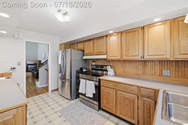 8825 Nebraska Street, Livonia, MI 48150